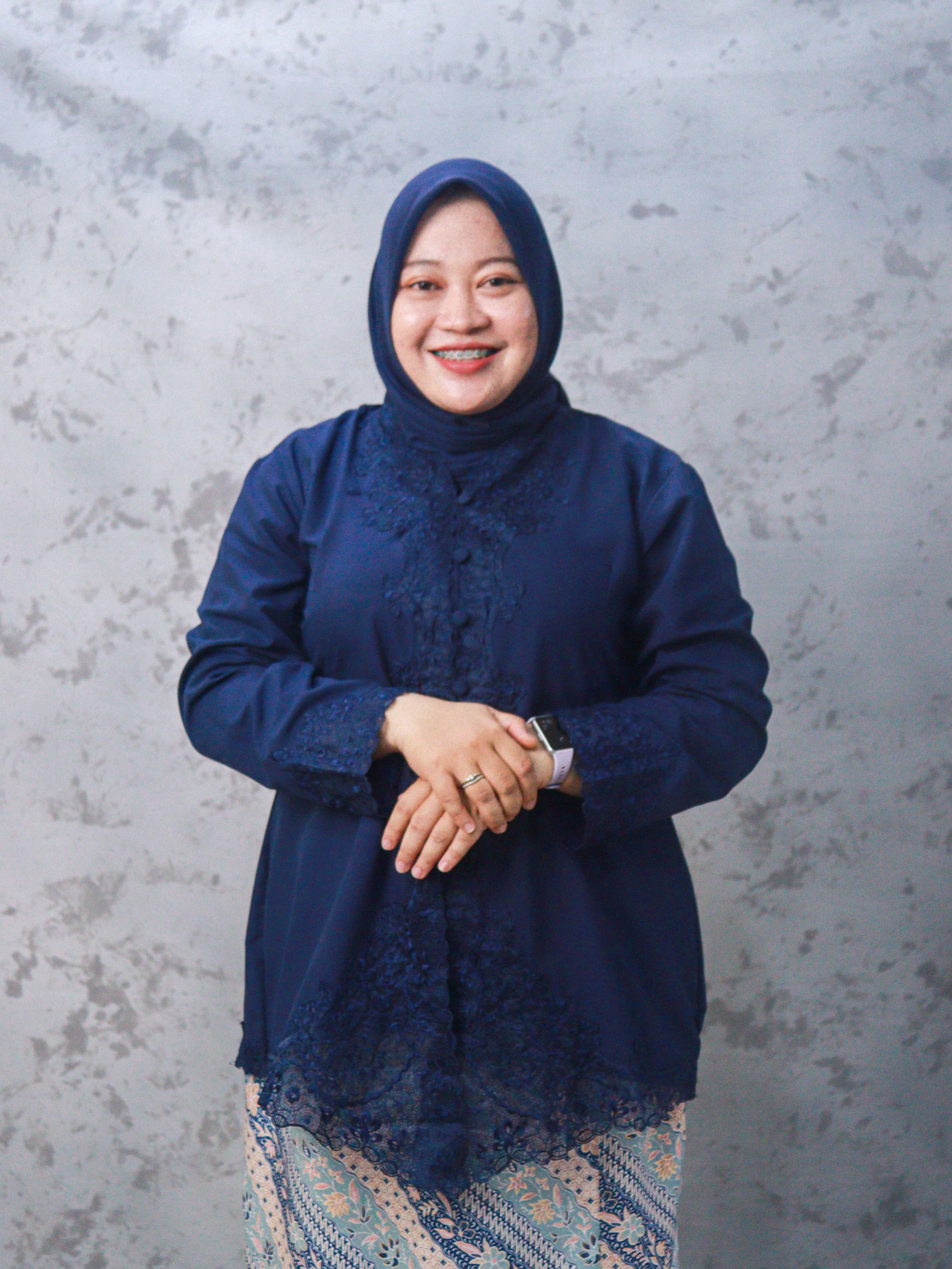 apt. RAISA ULFA, S.Farm., Gr