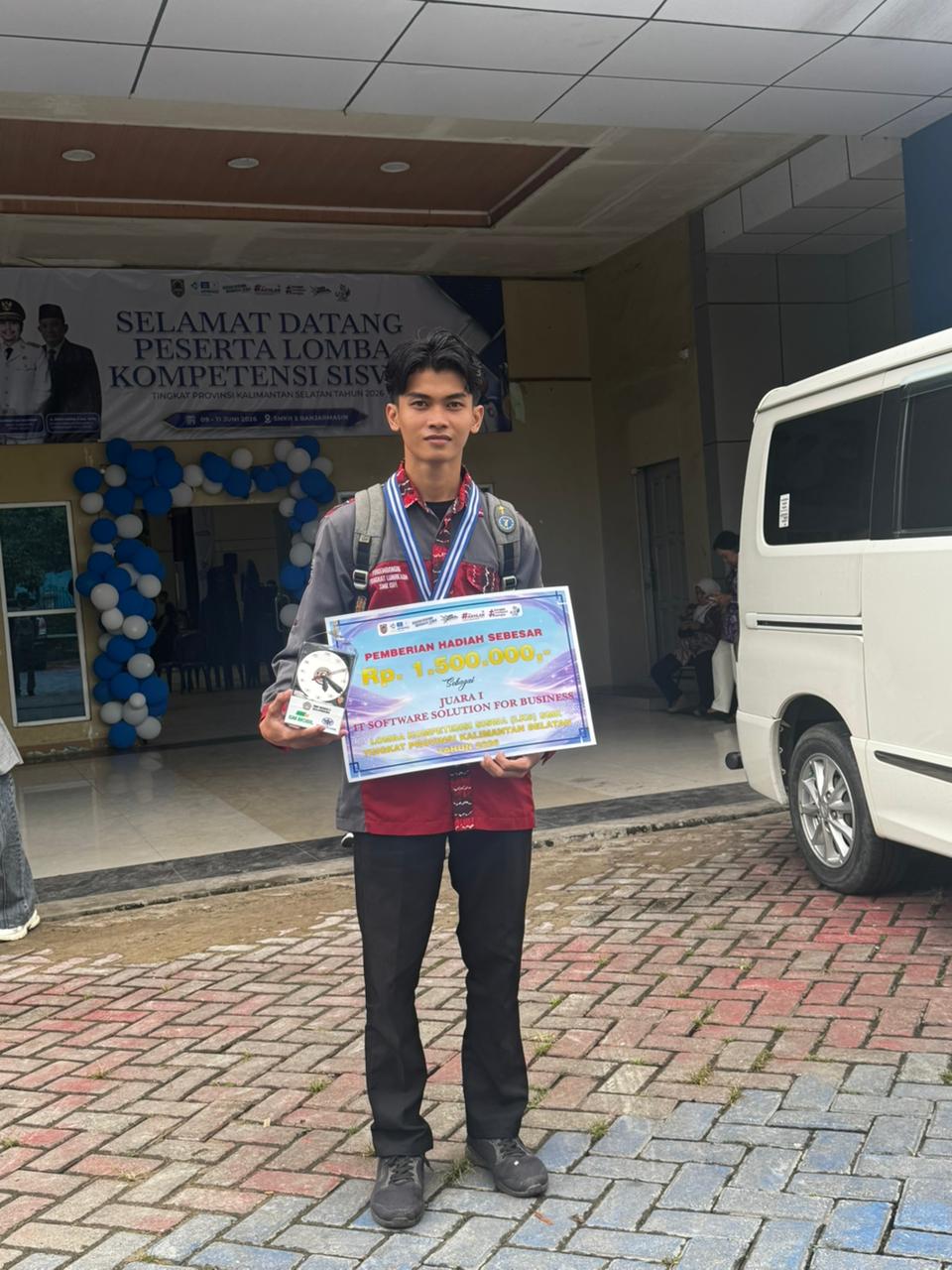 Prestasi Juara 1 di Bidang IT Software Solution for Business